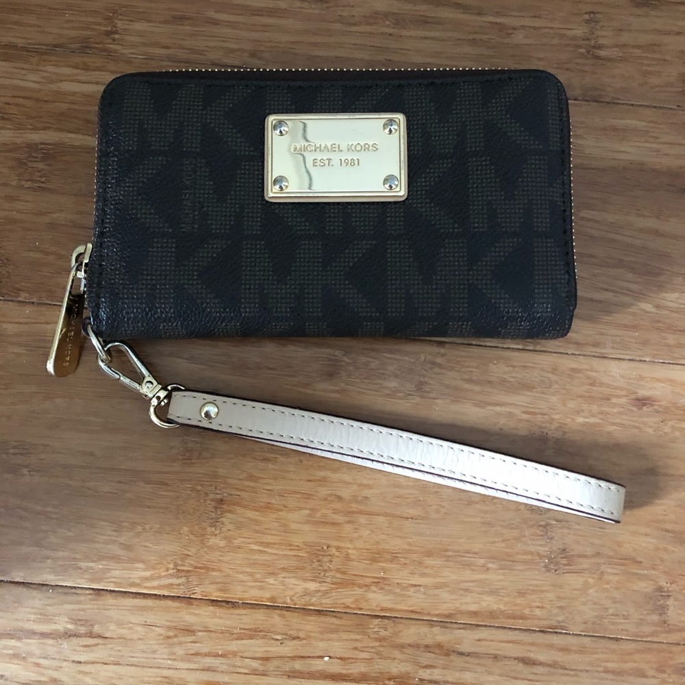 Michael Kors Leather MK Wristlet Wallet